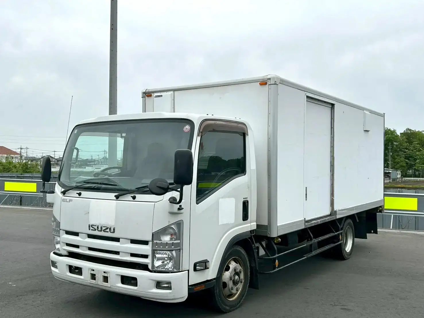 いすゞ エルフ 小型 アルミバン サイドドア TKG-NPR85AN の中古トラック【車両No.187585】