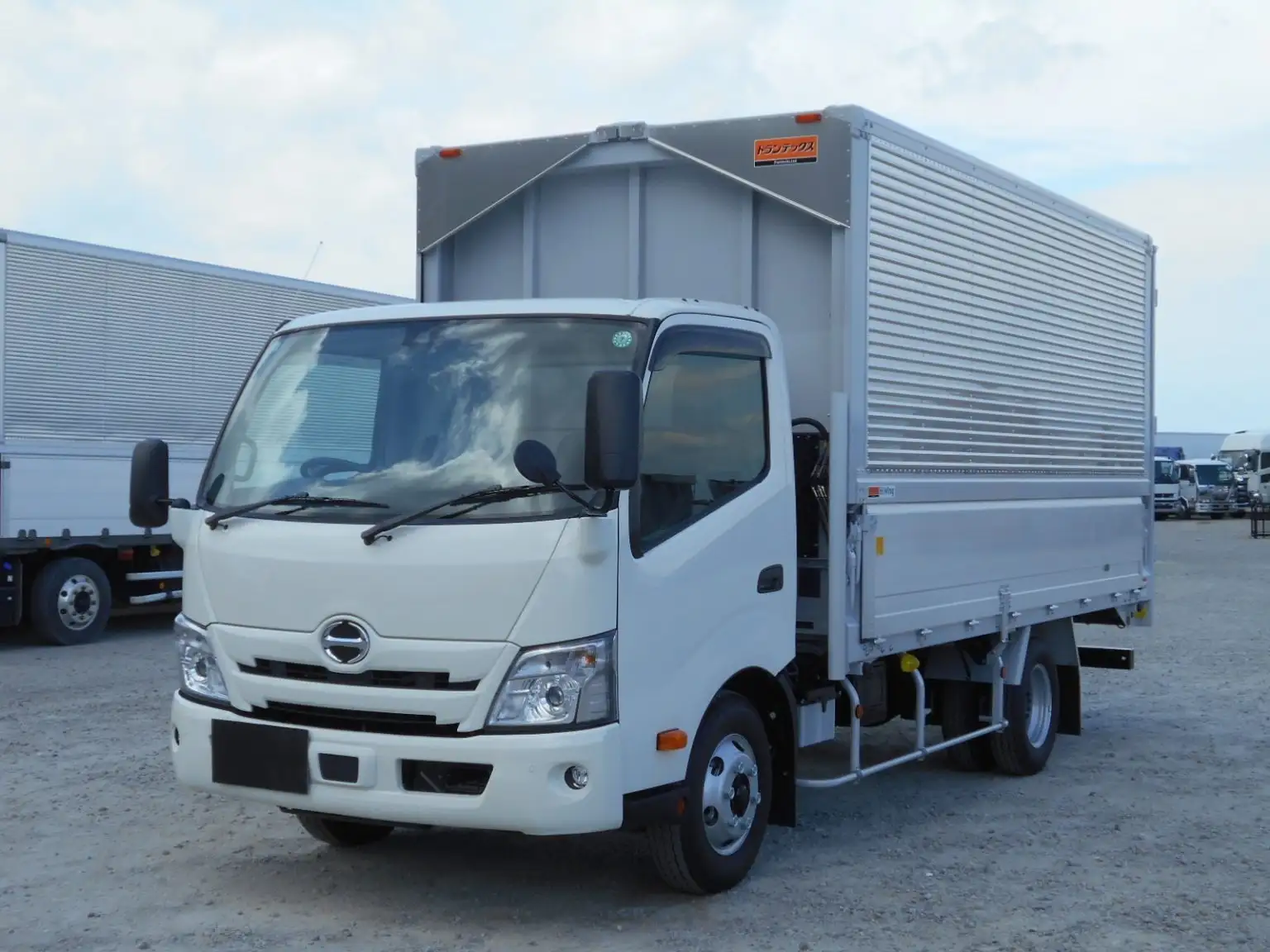 日野 デュトロ 小型 ウイング 2KG-XZU712M R6 の中古トラック【車両No.189692】