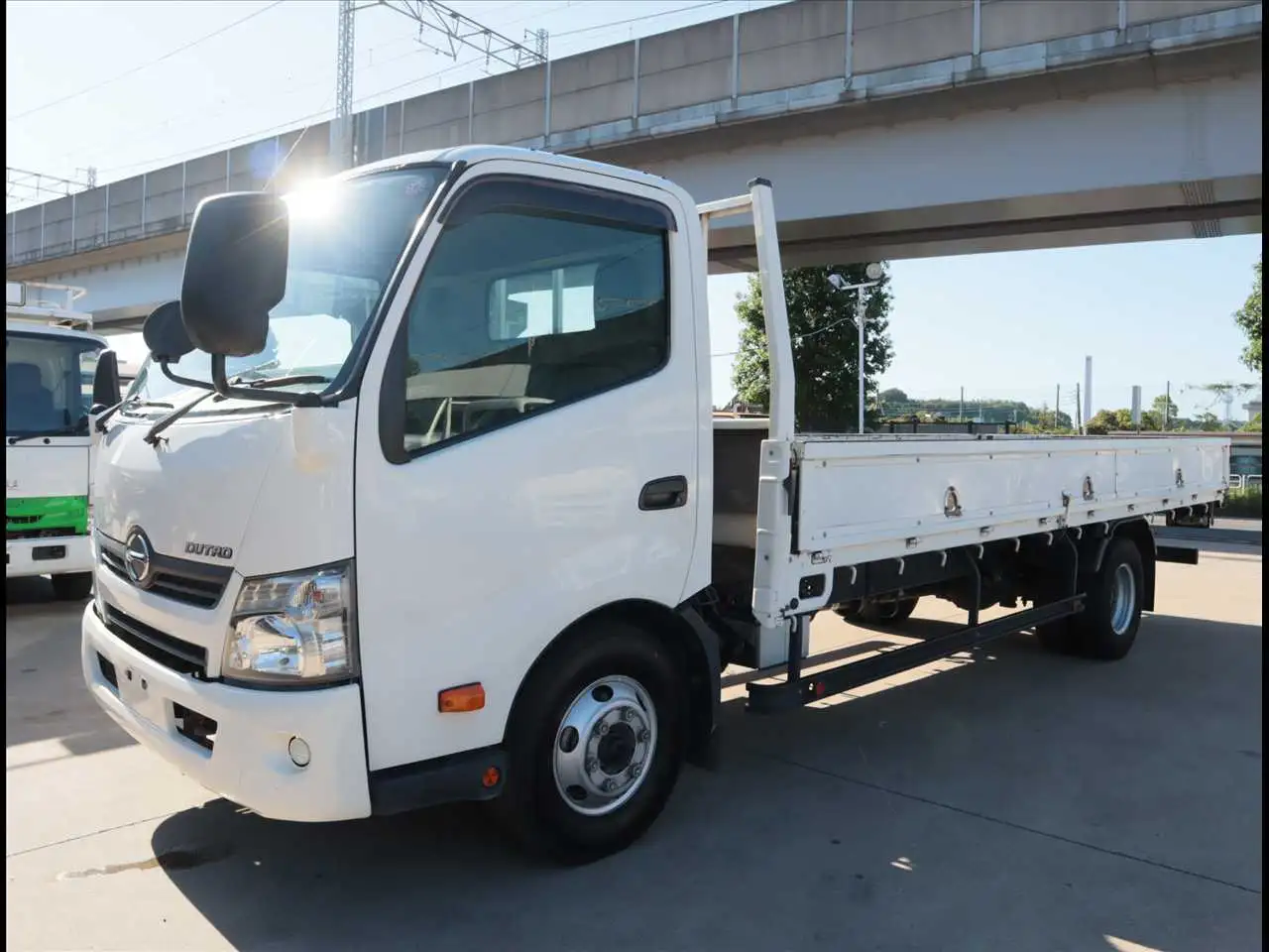日野 デュトロ 小型 平ボディ TDG-XZU732M H29 の中古トラック【車両No.194075】