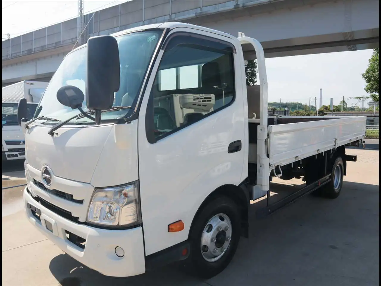 日野 デュトロ 小型 平ボディ 2PG-XZU712M R4 の中古トラック【車両No.194104】