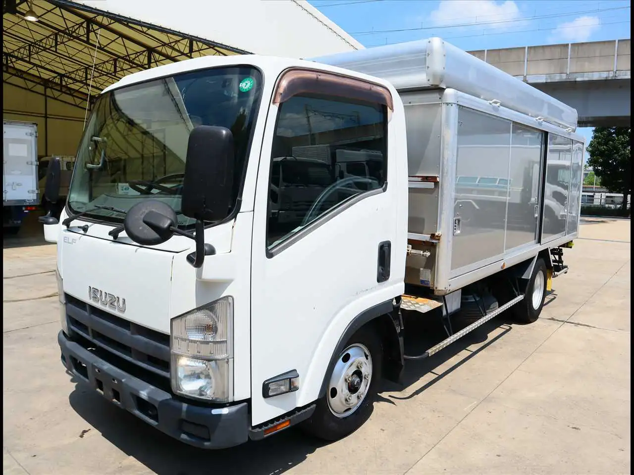 いすゞ エルフ 小型 アルミバン ボトルカー TKG-NMR85AN の中古トラック【車両No.194247】